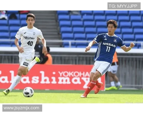 横滨水手迎战神户胜利船争夺联赛关键三分的精彩对决